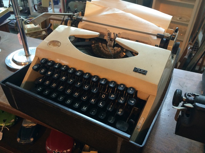 A Pinnock 200 typewriter with a missing badge. $90