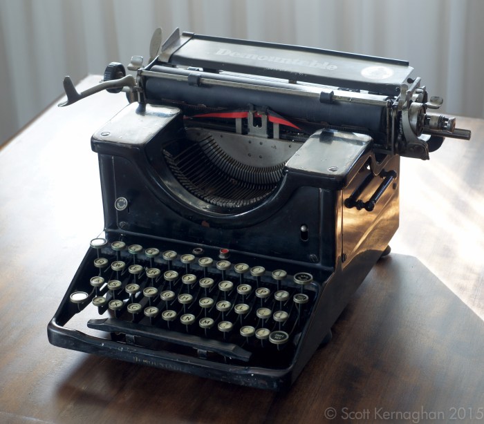 The Demountable No.2 typewriter in all its glory.